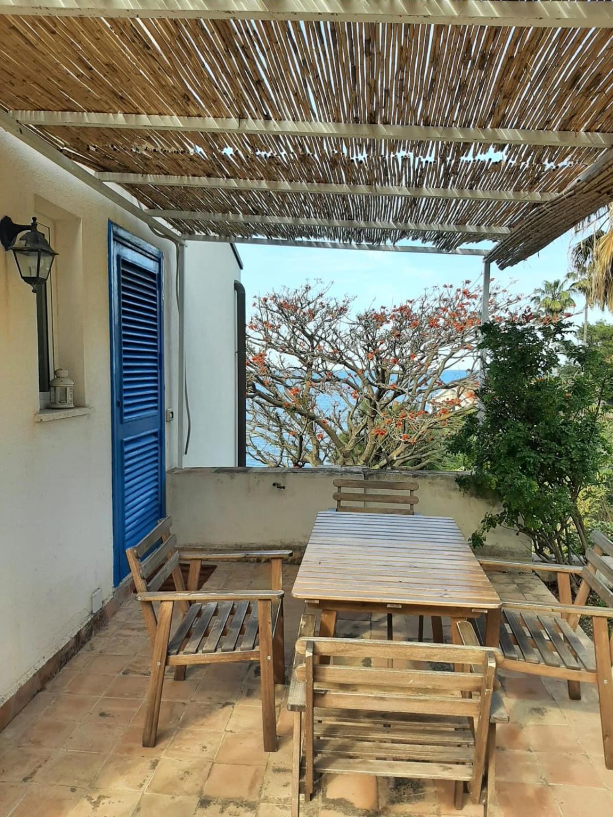 Appartamento In Villa Al Mare - Baia Di Arcile ブルコリ エクステリア 写真
